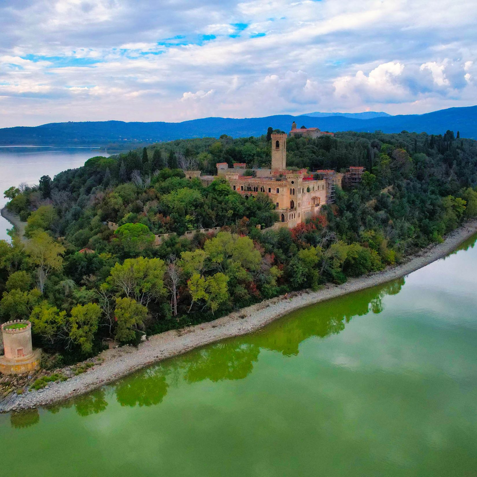 “The island of wonders” and the international face of the Trasimeno lake